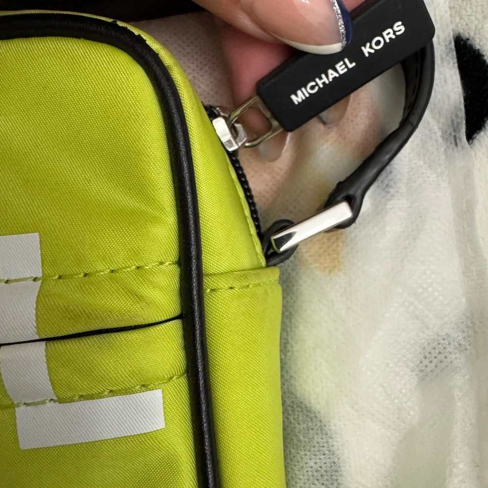 Michael Kors Neon Green crossbody bag - Picture 5 of 8